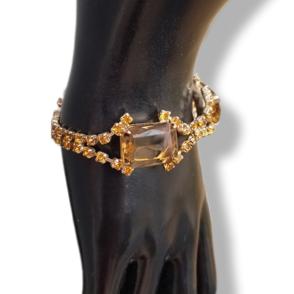 VINTAGE 1950s SPARKLING AMBER COLOR AUSTRIAN CRYSTAL & GOLDTONE BRACELET - Picture 2 of 12